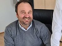 „Ich habe damals wahnsinnig viel mitgenommen für meine Rolle als Bezirksgeschäftsführer", sagt Mario Drexler (links) über die harten „Lehrjahre" bei seinem Vorgänger und Ziehvater Günther Hettenkofer. Die beiden verstehen sich bis heute blendend.
